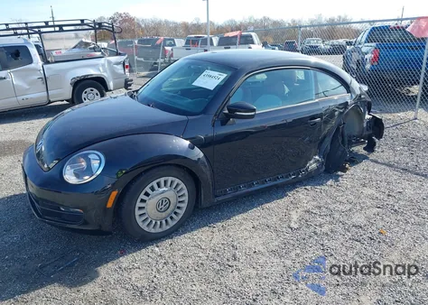 2016 Volkswagen Beetle 1.8T Classic из США, поврежденный, VIN 3VWF17AT2GM637467